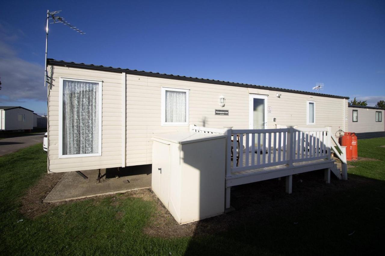 Lovely Caravan With Decking At Heacham Beach In Norfolk, Sleeps 6 Ref 21020C Eksteriør bilde